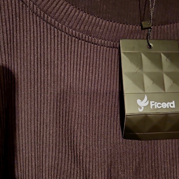 Black Textured Short Seeve Top, Sz L, NWT! - Picture 2 of 4